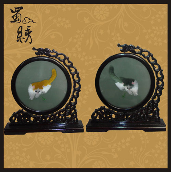 龍頭雙面蜀繡異色貓